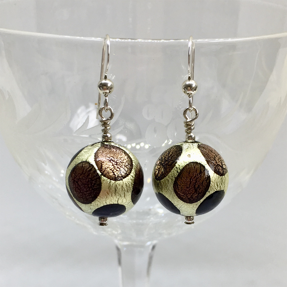 Earrings with shades of purple spots over white gold Murano glass small sphere drops