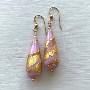 Earrings with pink pastel and aventurine swirl over gold Murano glass long pear drops