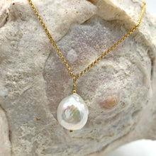 Necklace in gold vermeil with large cultured freshwater white 'Kasumi' pearl pendant