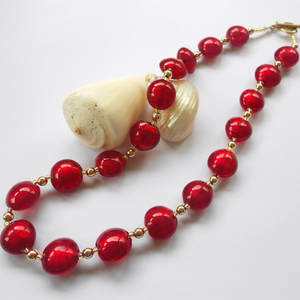 Necklace with red Murano glass small lentil beads on gold