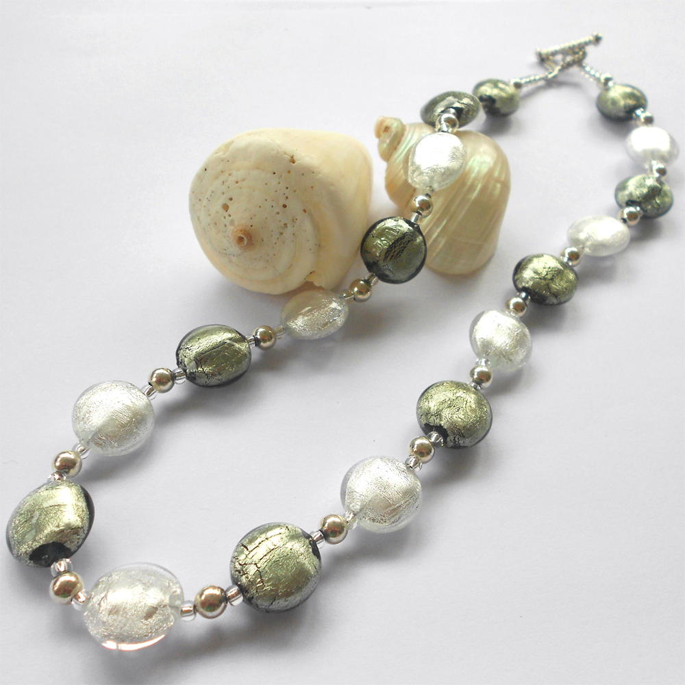 Small crystal hot sale beads necklace