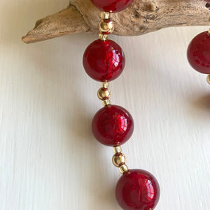 Necklace with red Murano glass small sphere beads on gold